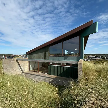 Dom wakacyjny Architect-designed Close To The